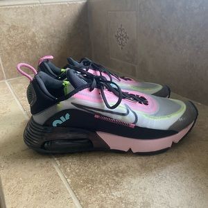 Women’s Air Max 2090 NIB